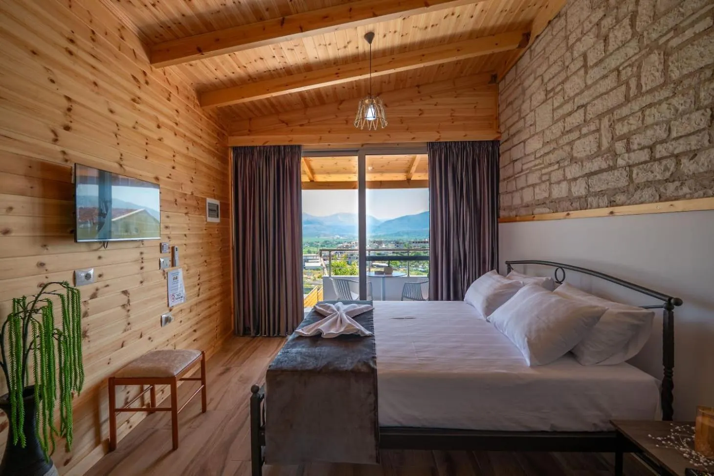 Villa Hasani 24 Sarandë