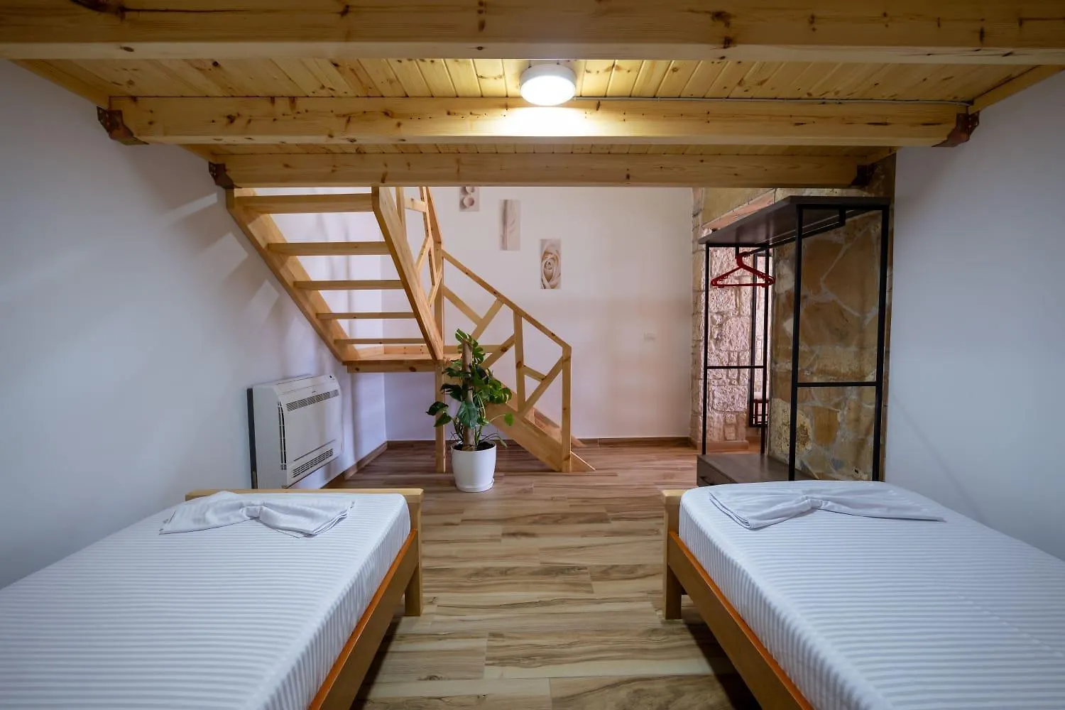 Villa Hasani 24 Sarandë